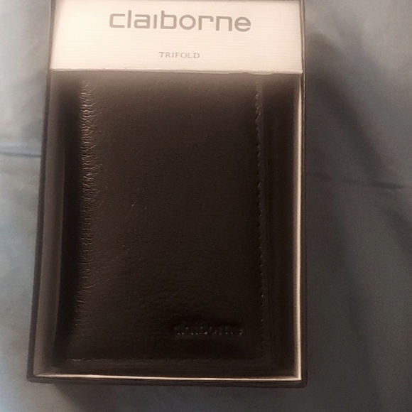 NIB Claiborne men's trifold wallet - Picture 2 of 6